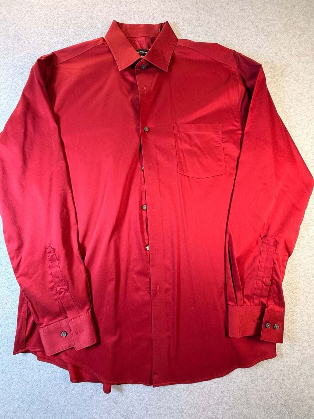 Van Heusen Dress Shirt Size 16-16.5 34/35 Red Regular Fit Ultra Wrinkle Free